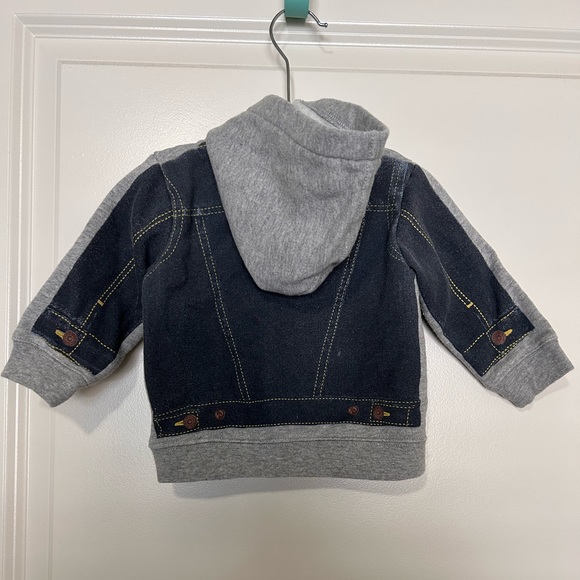 Levi’s Hooded Jacket size 6M - Picture 2 of 5